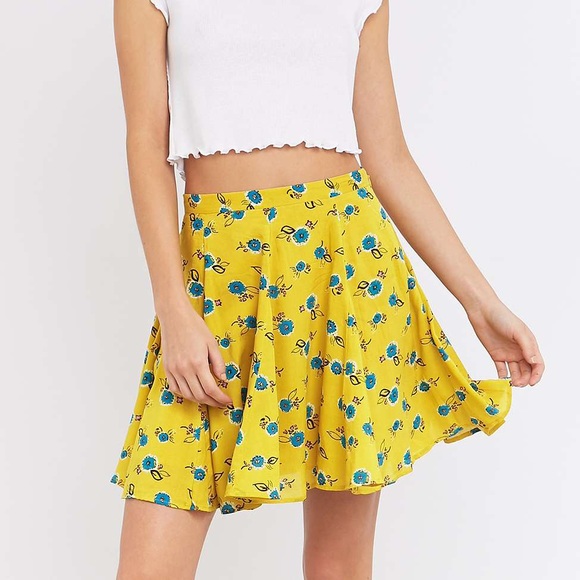 Kimchi Blue Dresses & Skirts - Urban Outfitters Kimchi Blue Yellow Skirt